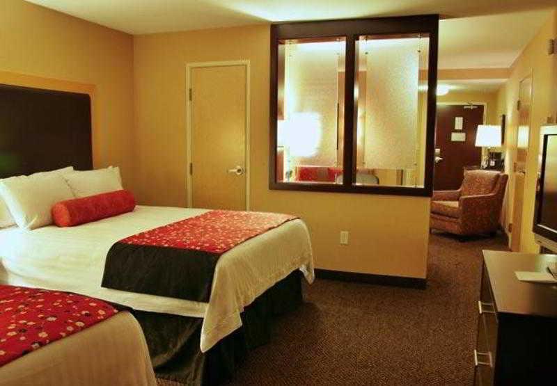 Springhill Suites By Marriott Pueblo Downtown Exterior foto